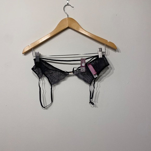 **$5 SALE** Adore Me Danielle Bikini Black Lace Crotchless Panties - Picture 4 of 4